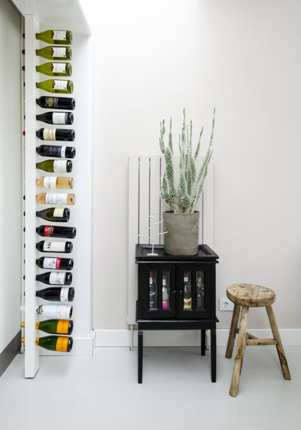 картинка Столб для хранения винных бутылок, 20 бутылок (5.5 х 10 х 2.2-2.7м) от магазина Полка Вин+